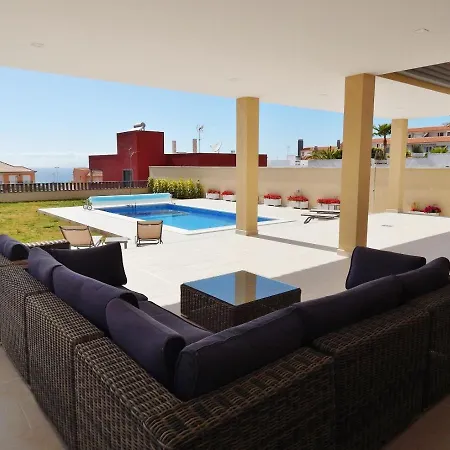 Villa VILLA LUXE MADROÑAL&POOL PRIVATE Heated